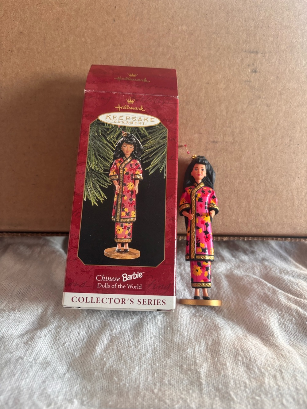 Hallmark 1997 'Chinese Barbie' 2nd In Series-Dolls Of The World New In Box.